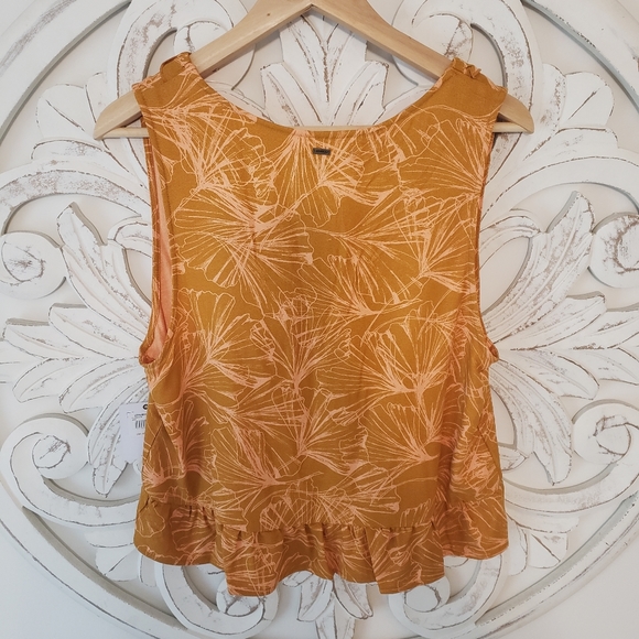 O'Neill Leima Sleeveless Suf Top - Picture 2 of 9